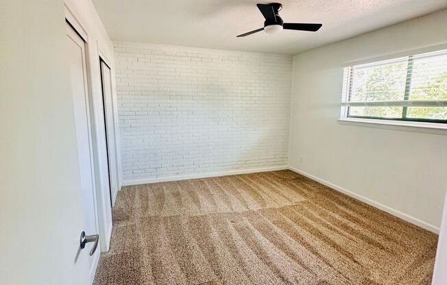 Look and Lease special for $1199!