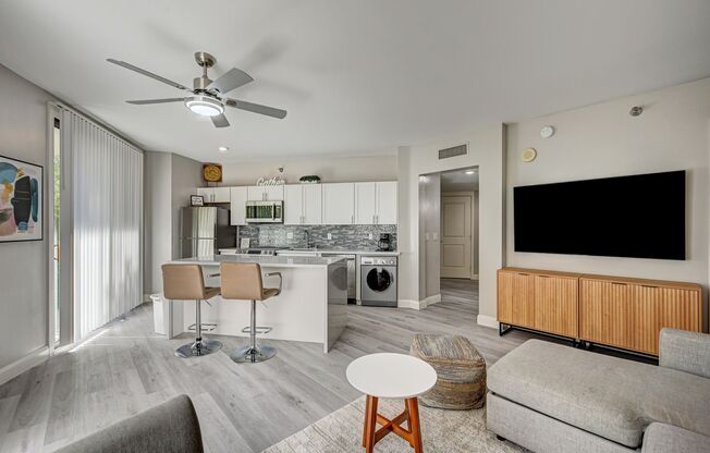 1 bed, 1 bath, $2,000, Unit # 245