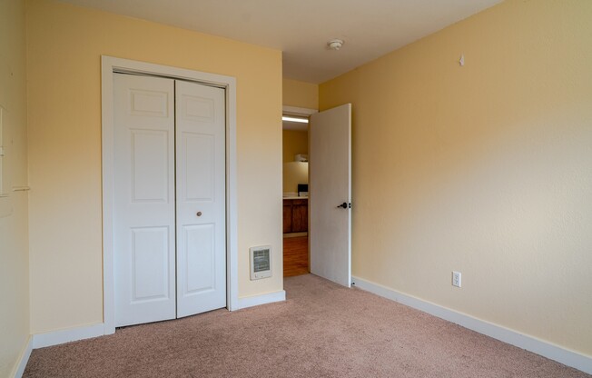 2 beds, 1 bath, $1,595