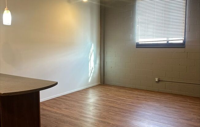 1 bed, 1 bath, 678 sqft, $1,160, Unit 222