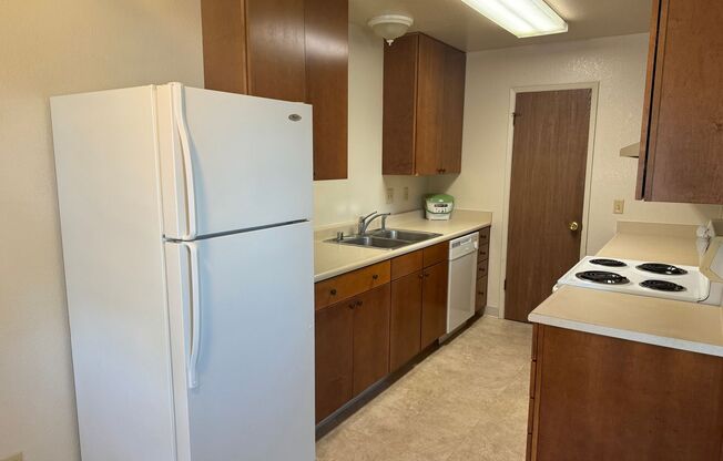 2 beds, 1 bath, $1,650