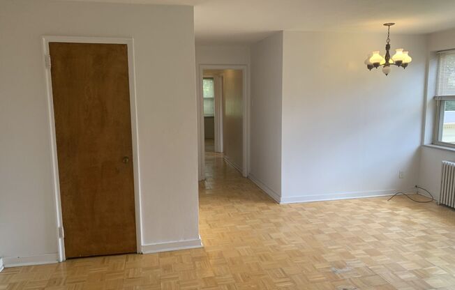 2 beds, 1 bath, $1,710, Unit 317B