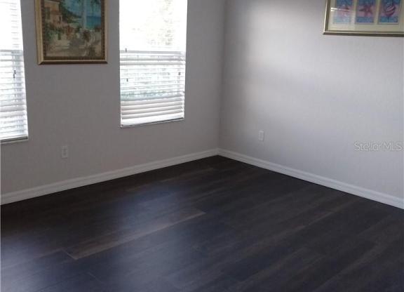 4 beds, 2 baths, 1,424 sqft, $2,000
