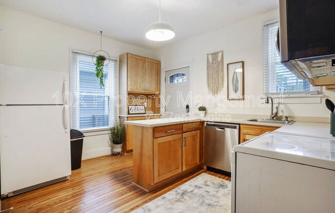 1351 N 5 ST