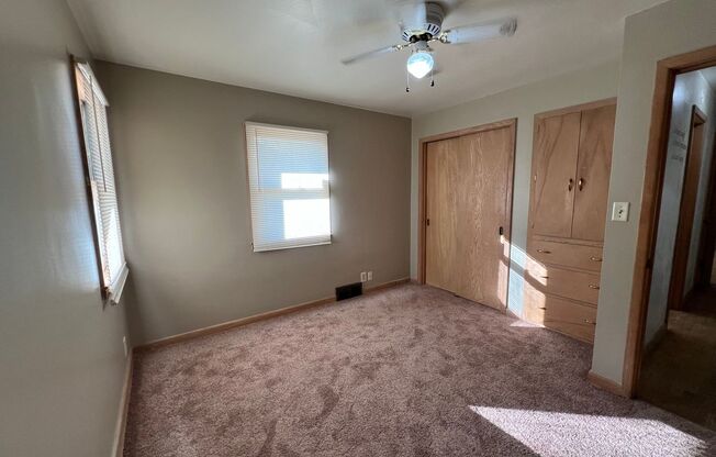 3 beds, 1 bath, $1,225