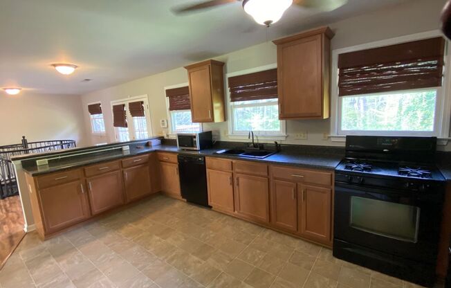 3 bed/2 bath Beautiful 1-Level Home + Finished Basement! in PRIME BROOKHAVEN LOCATION!