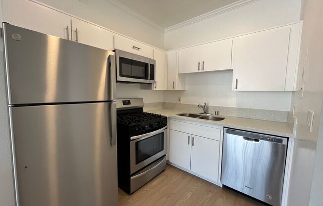 Studio, 1 bath, 500 sqft, $1,648, Unit 311