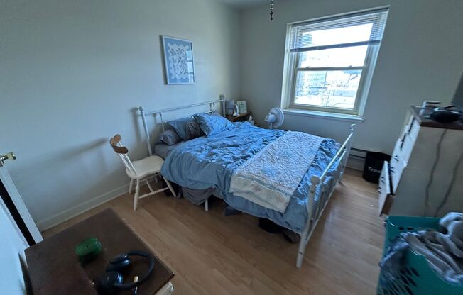1 bed, 1 bath, $895, Unit 706