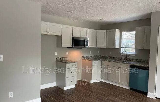 3 beds, 2 baths, 1,254 sqft, $1,595, Unit Unit 1