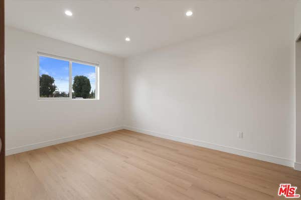 5530 1/2 SUNNYSLOPE AVE
