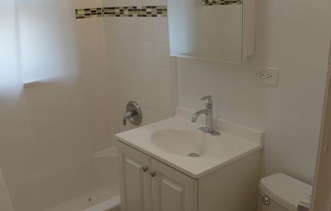 2 beds, 1 bath, 1,000 sqft, $1,850, Unit 305