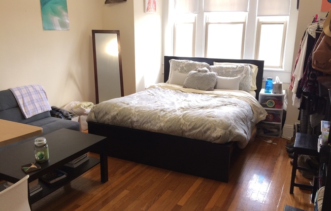 1 bed, 1 bath, 577 sqft, $2,400, Unit 01-057