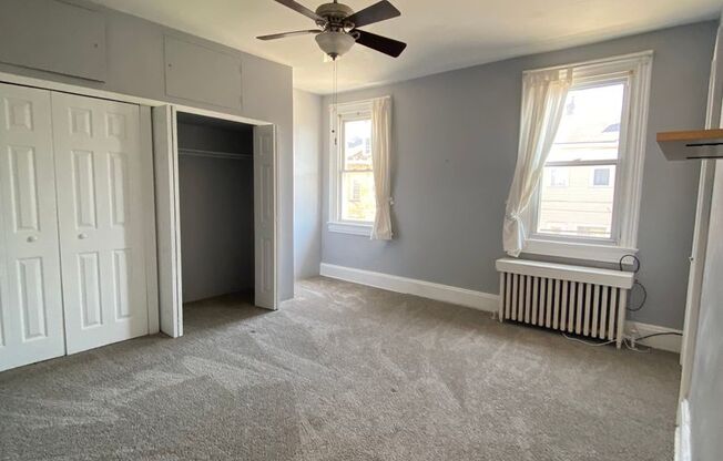 2 beds, 1 bath, $1,595