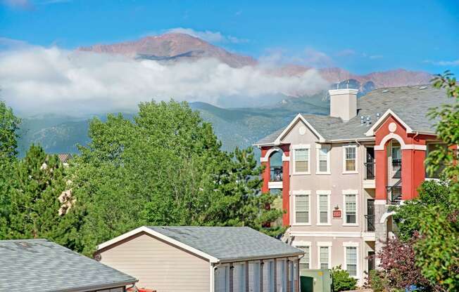 Camelback Pointe Mountain View Apartments in Colorado Springs, CO