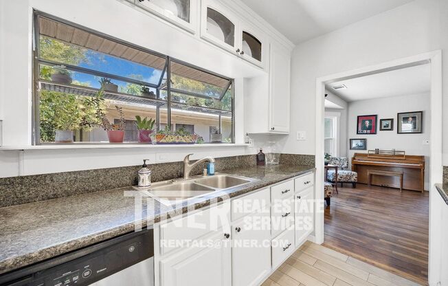 1321 LOCHBRAE RD