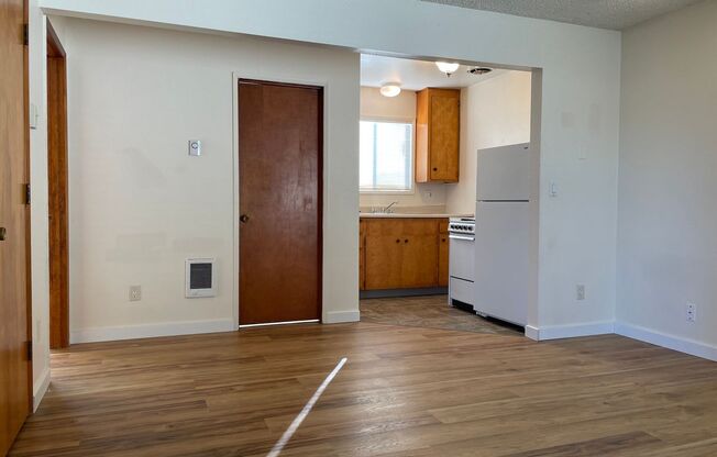 1 bed, 1 bath, 267 sqft, $1,050, Unit 15