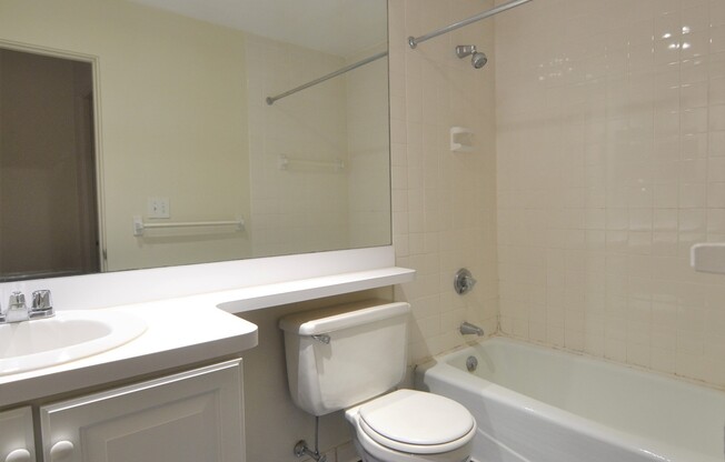 1 bed, 1 bath, 745 sqft, $3,075, Unit 40-PE