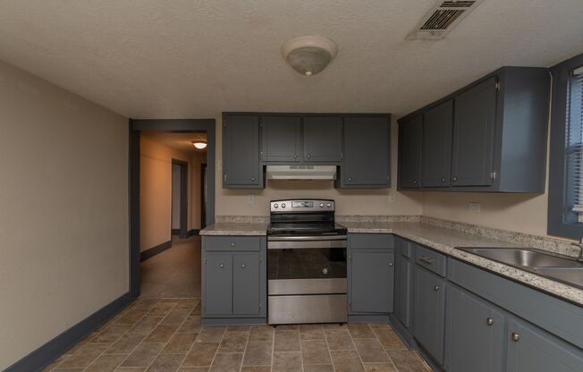 3 beds, 1 bath, $1,250