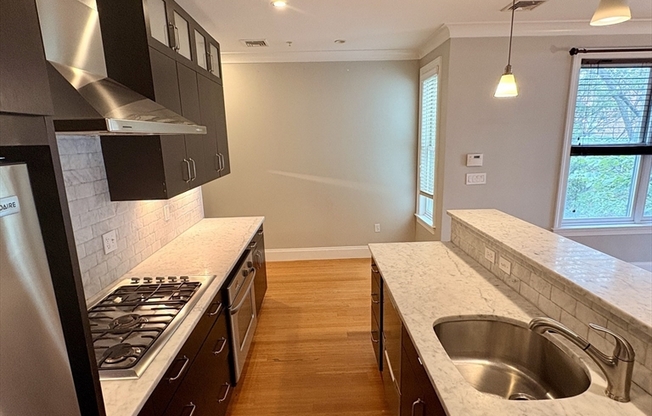 354 Dorchester St 3
