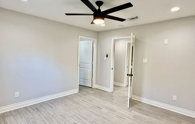 Beautiful 3 Bedroom-Fully Remodeled!