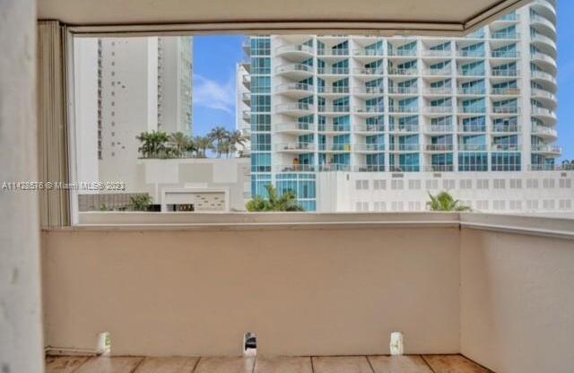 505 NE 30 ST