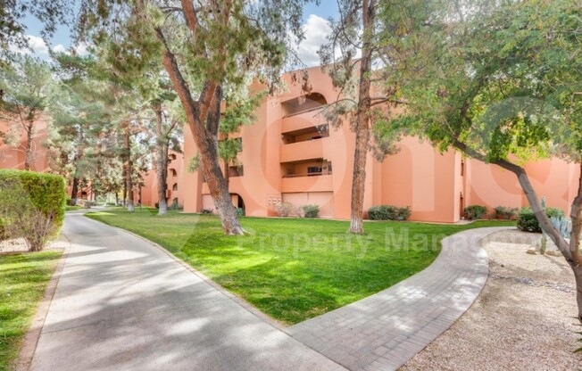 12212 N PARADISE VILLAGE Parkway S