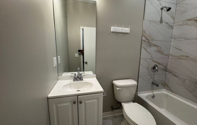 2 beds, 1 bath, $1,850, Unit 4007 #D