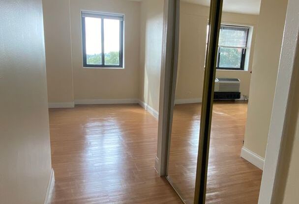 Studio, 1 bath, 373 sqft, $725