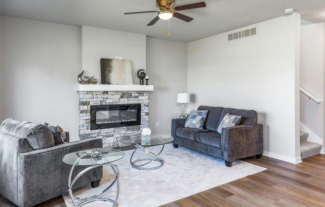 Charming 3 Bedroom Home in Urbandale!