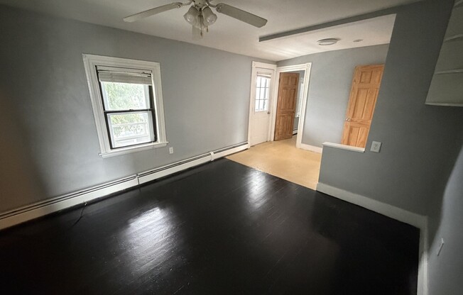 2 beds, 1 bath, $2,600, Unit 3