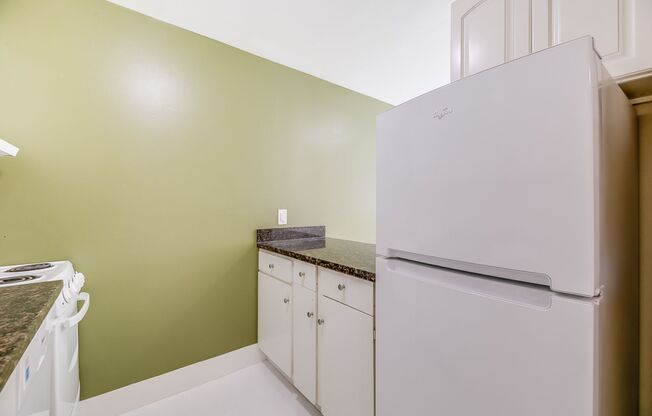 Bright 1bed/1bath in Prime Mt Baker Location!