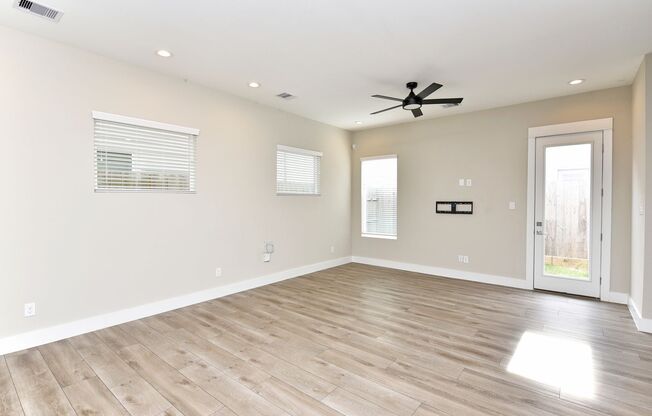 Modern Living in a Gated Community Near Downtown Houston
