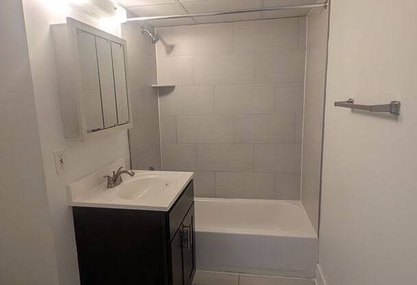 1 bed, 1 bath, 689 sqft, $1,500, Unit 111