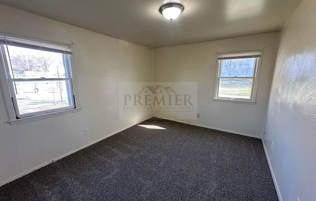 2 beds, 1 bath, $950, Unit MBB-2