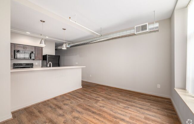 1 bed, 1 bath, 569 sqft, $1,150, Unit Unit 208