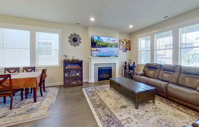Beaverton Lovely 4 Bedroom 2.5 Bathroom in Bethany Crossing! Garage, A/C and Washer & Dryer Included!