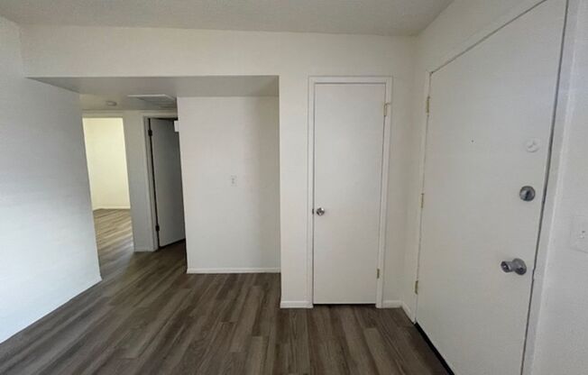 2 beds, 1 bath, 775 sqft, $1,300, Unit 1019B