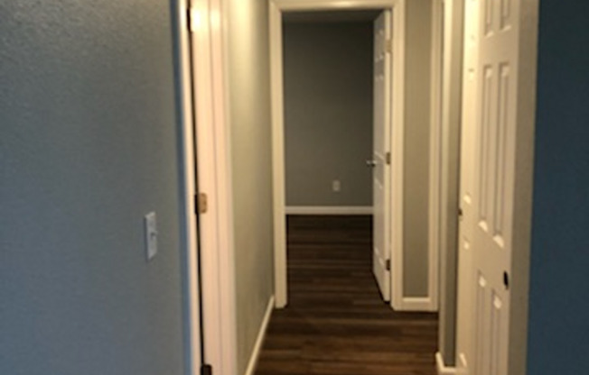 2 beds, 1 bath, 945 sqft, $1,575, Unit 085