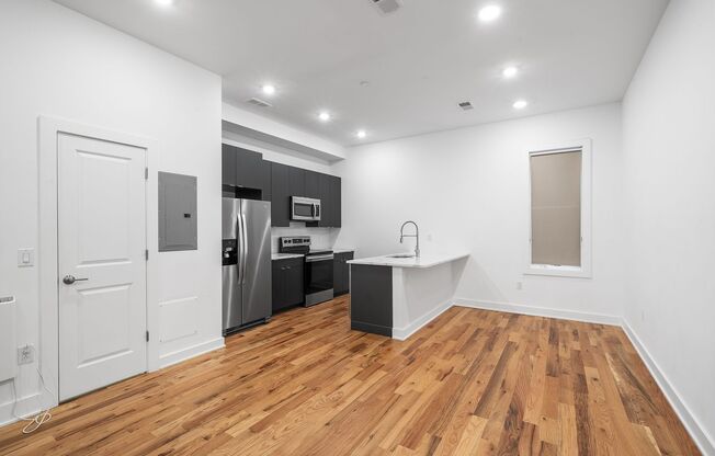 4 Bed 3.5 Bath Townhomes 2176 sqft