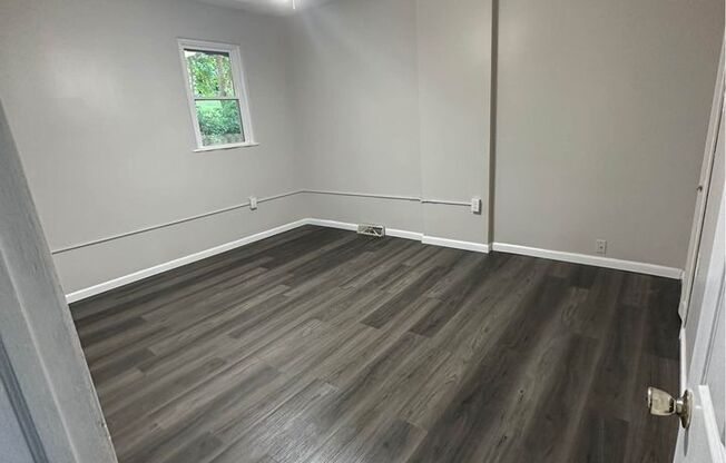 1811 CEDAR AVE
