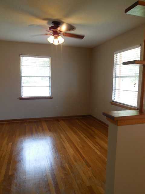 3 beds, 1.5 baths, $1,300