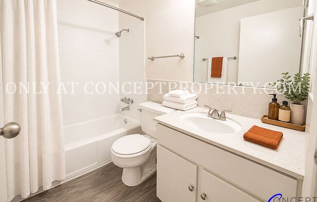 2 beds, 1 bath, 935 sqft, $1,299, Unit 11