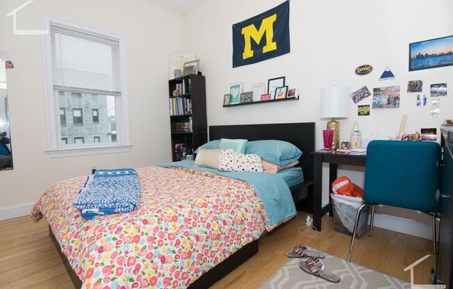 3 beds, 2 baths, $4,200, Unit 3
