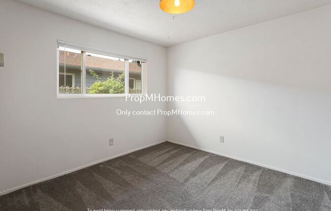 2 beds, 1 bath, $1,349, Unit 2203 NE 81st Avenue