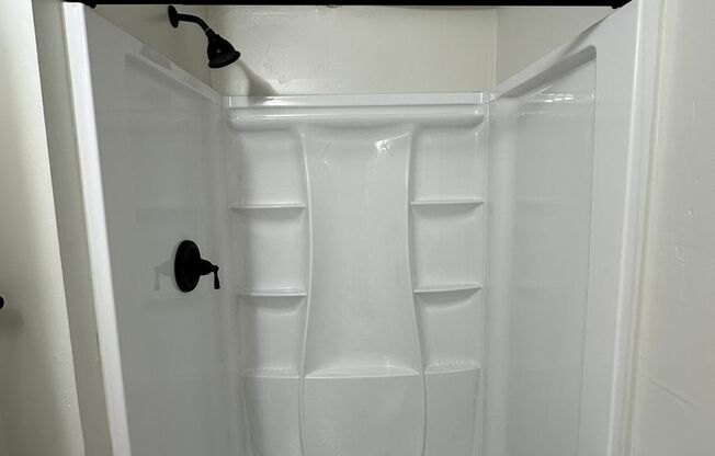 2 beds, 1 bath, 600 sqft, $1,199, Unit T18