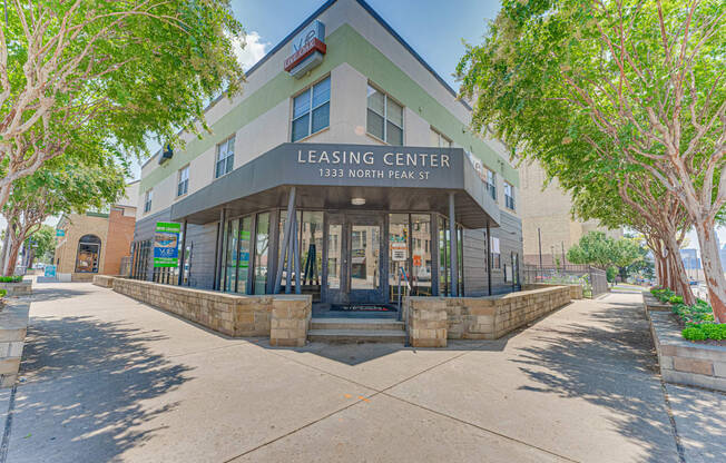 Exterior View Of Leasing Center at Vue Live Oak, Dallas, Texas