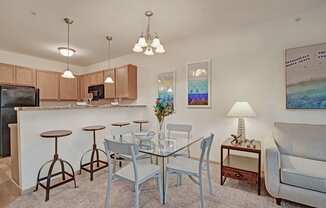 Swan Creek dining area Apartments in Fitchburg, Wisconsin
