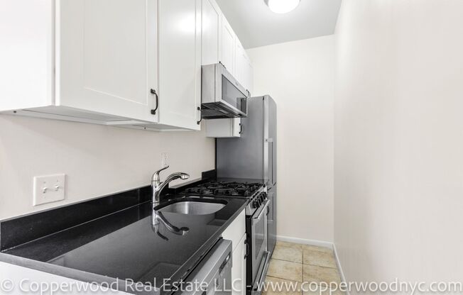 1 bed, 1 bath, 450 sqft, $3,350, Unit 21
