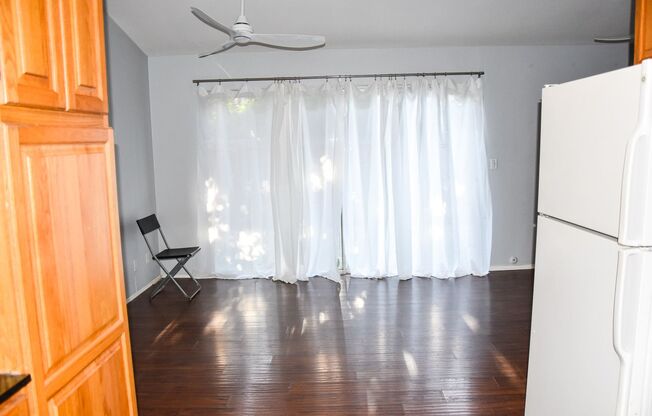 2 beds, 1 bath, $2,995