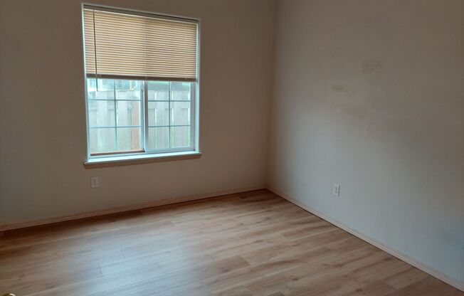 2 beds, 1 bath, $2,000